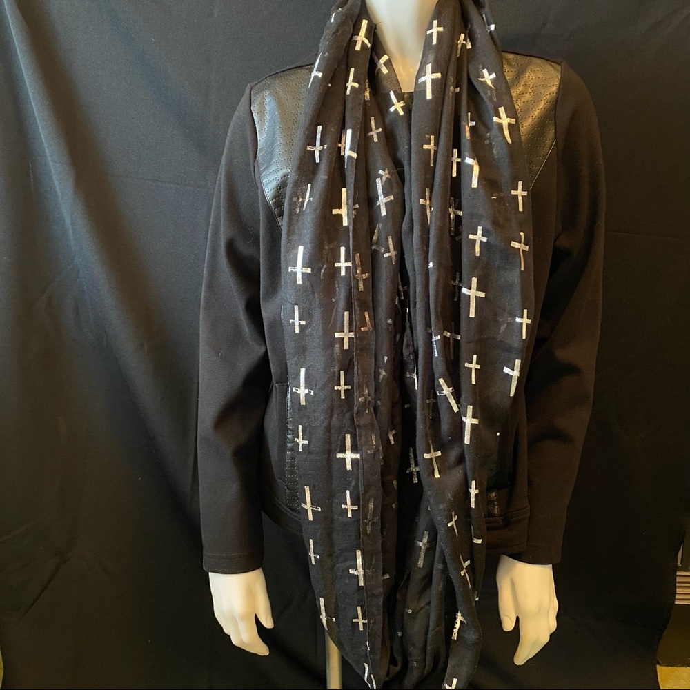 Cross Infinity Scarf - Picture 2 of 6